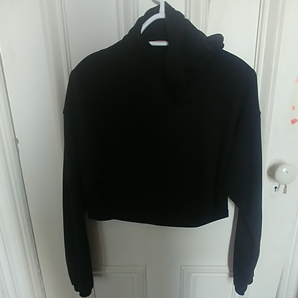 Black  cropped hoodie